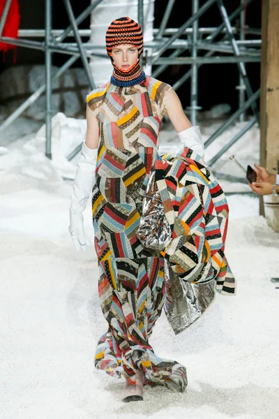 Look 44